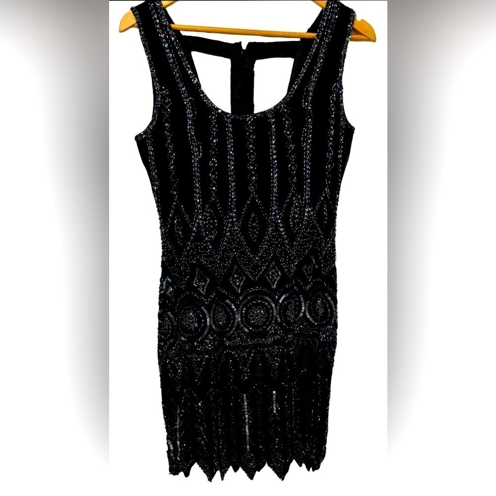 Peak Evening VTG 100% blk slk tnk drss w beading t strp zp bk & swthooth hm SZ 6